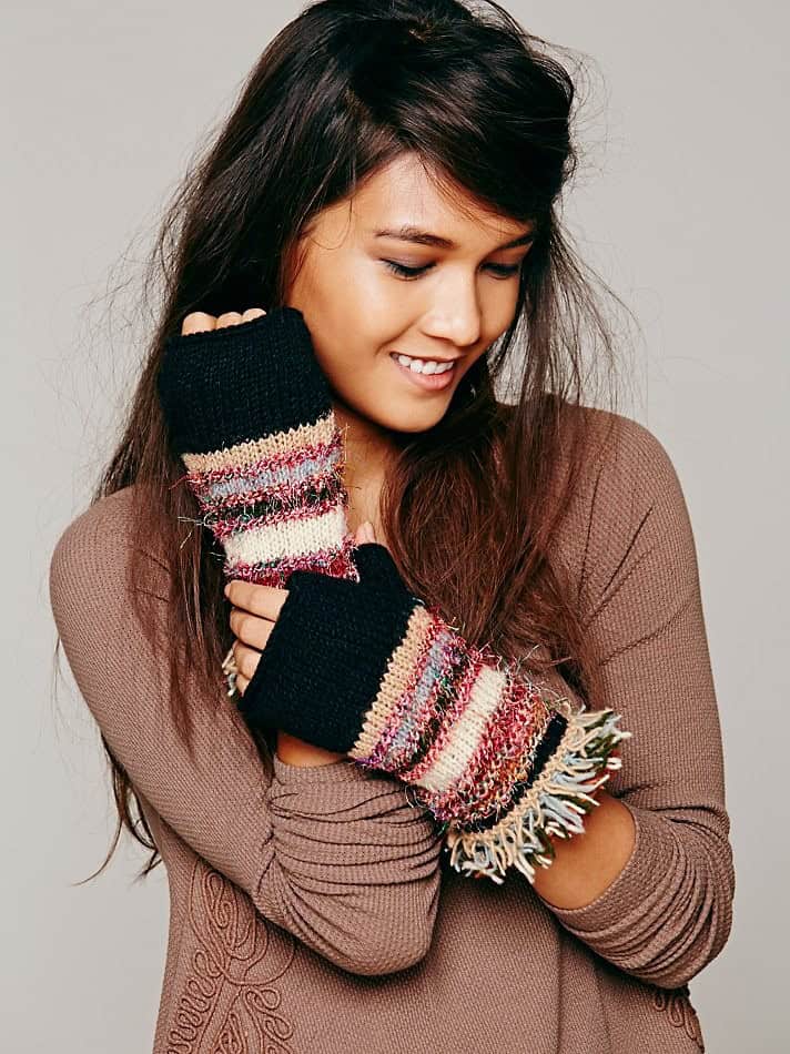 Fringe fingerless gloves