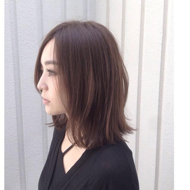 Straight brown medium length bob for thick hair