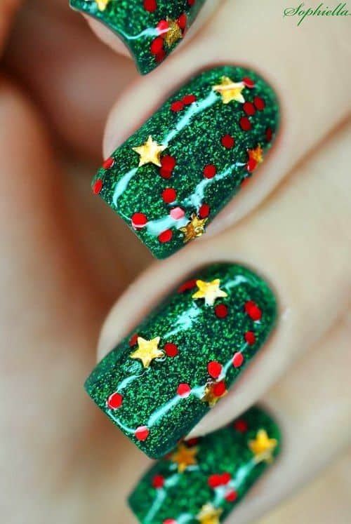 Fashionable Christmas Tree Nail Design