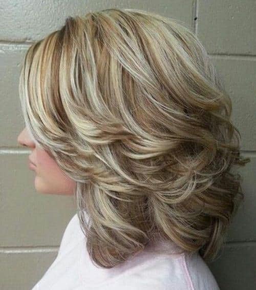 White and Caramel Blonde Bob – Medium Hairstyle with Layers