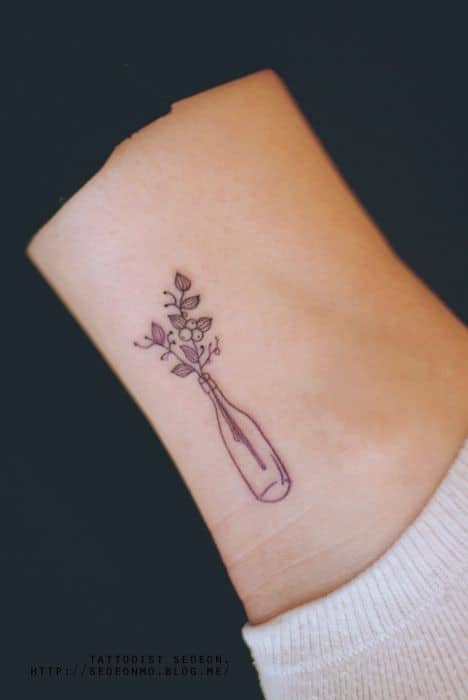 Stylish Leaf Tattoo Design