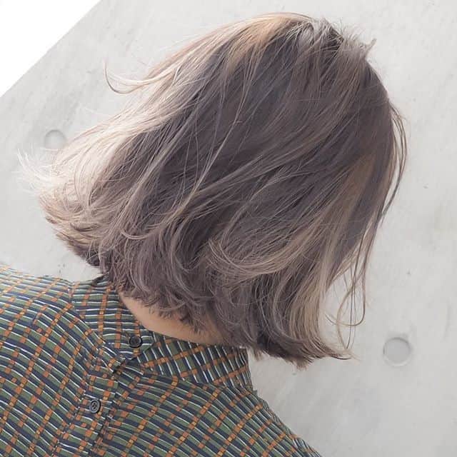 Traditional ombre blunt bob with middle part